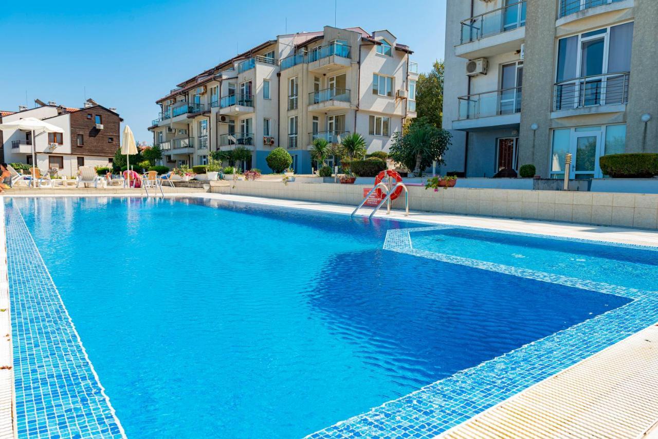 Menada Apolon Apartments Sosopol Exterior foto
